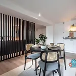 Private With Free Parking Near Vondelpark & Museums In Apartment Amsterdam