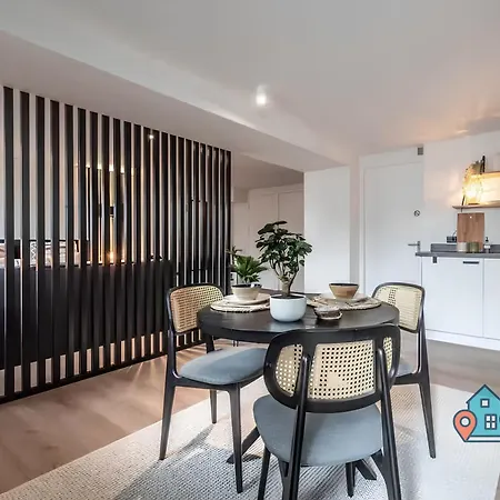 Private Apartment With Free Parking Near Vondelpark & Museums In Amsterdam Апартаменты Амстердам