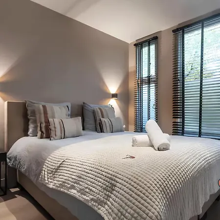 Private With Free Parking Near Vondelpark & Museums In
